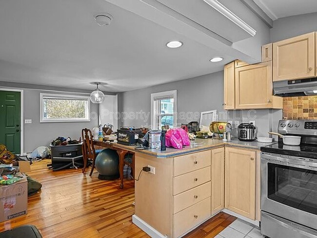 Building Photo - 22 Third School St