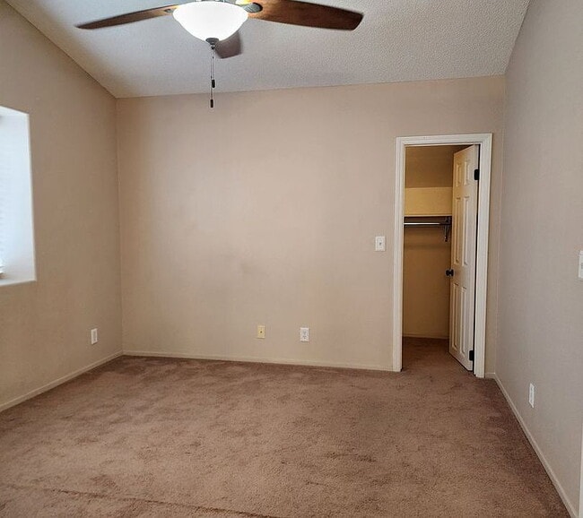 Building Photo - Clean and Spacious 3Bedroom