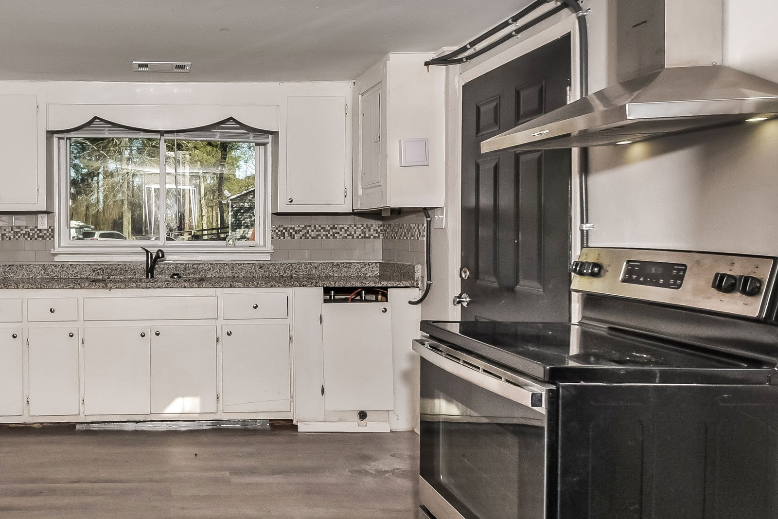 Building Photo - 305 Virginia Ave