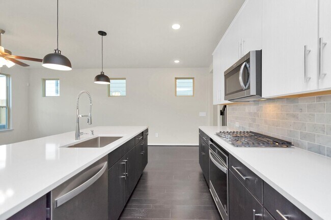 Building Photo - 10320 Marston Vineyard Dr