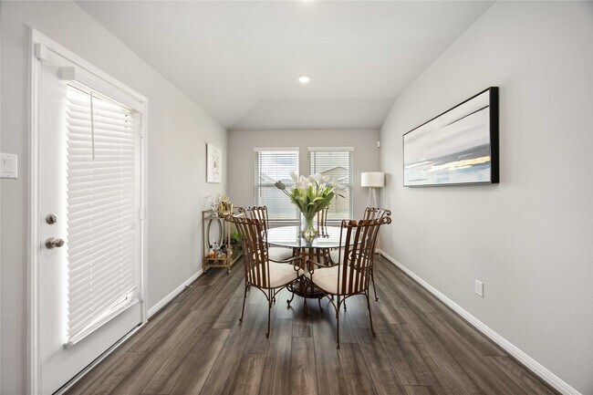 Building Photo - 6910 Lebec Dr