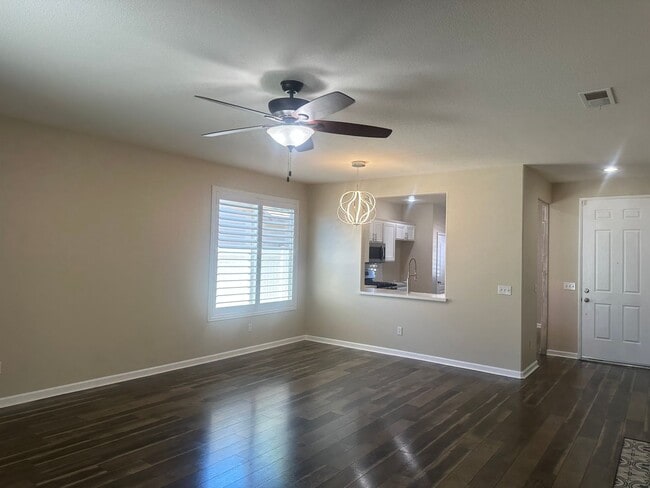 Building Photo - Single Story cul-de-sac 3Beds/2Bath Home i...