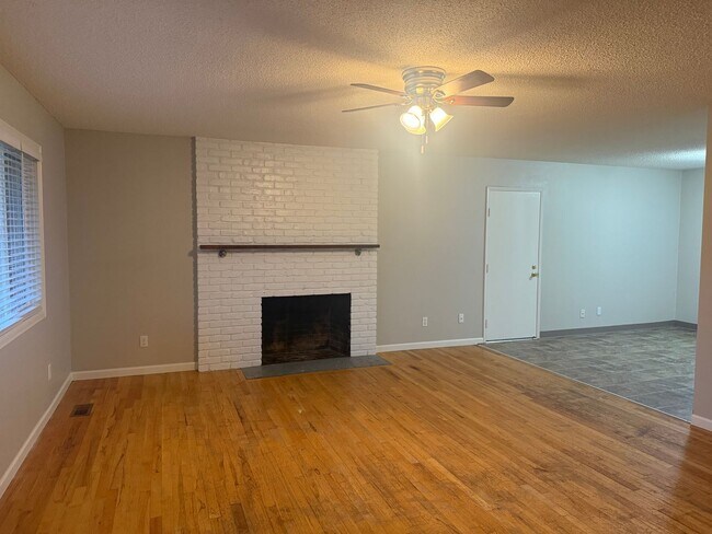 Building Photo - Charming 3 Bedroom with a Living Room, Sun Room,Huge Fenced Yard & More!