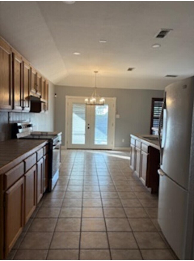 Building Photo - 2024 Lima Loop