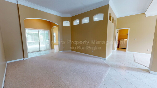 Building Photo - 11861 Lake Fern Dr