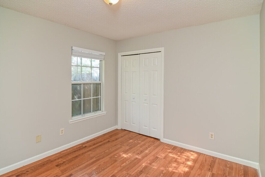 Building Photo - 4359 Hollygate Dr