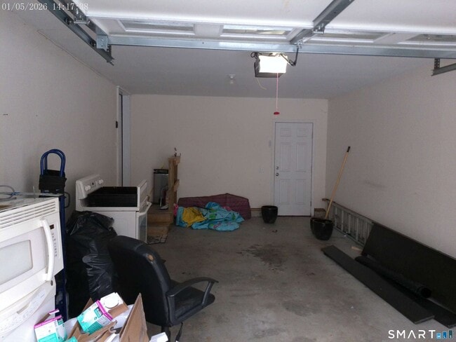 Building Photo - 48 E Kings Hwy