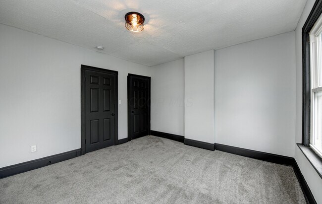 Building Photo - 814 S Ohio Ave