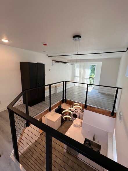 Loft-1 - 1027 Sturgus Ave S