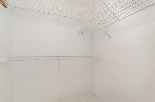 Building Photo - MOVE-IN READY!