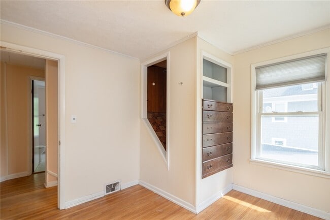 Building Photo - 70 Brentwood St