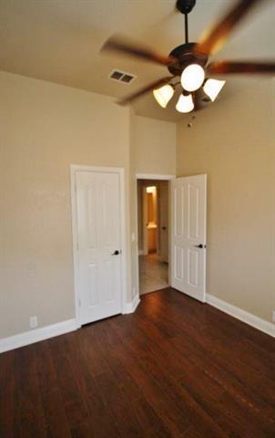 Building Photo - 6613 Meadow Glen Dr
