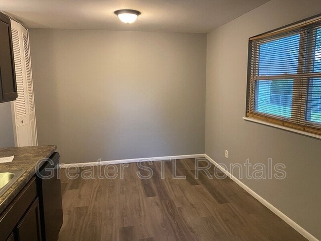 Building Photo - 2281 Campus Dr