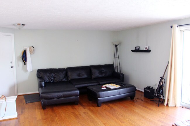 Primary Photo - 813 Stratford Dr