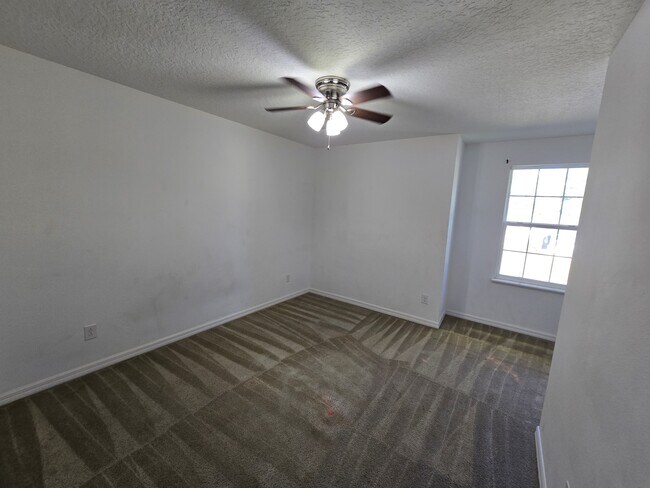 Building Photo - 127 Cedar Cir Dr