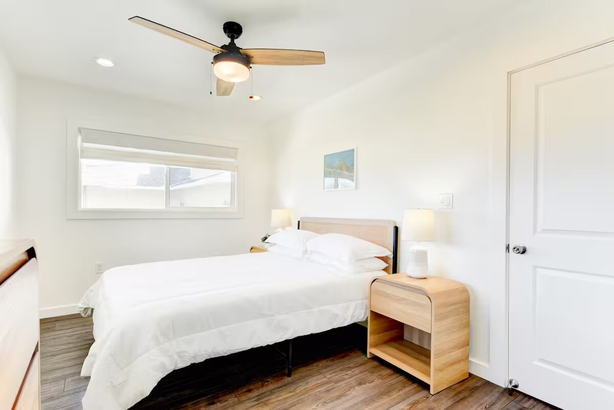 Building Photo - 1235 Manulani St