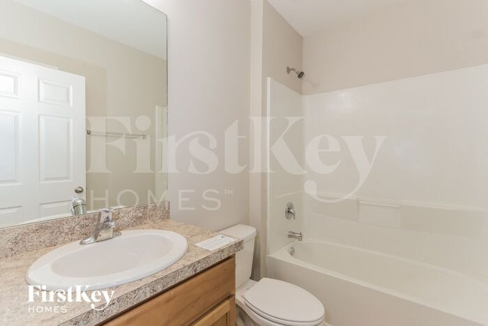 Building Photo - 4527 Antioch St