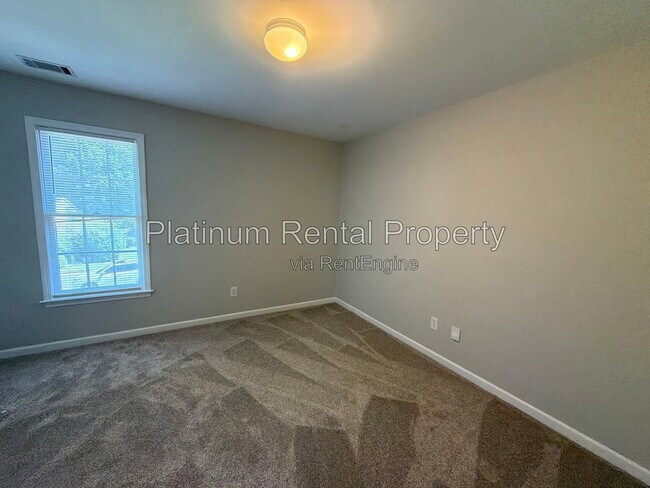 Building Photo - 4755 Agate Dr