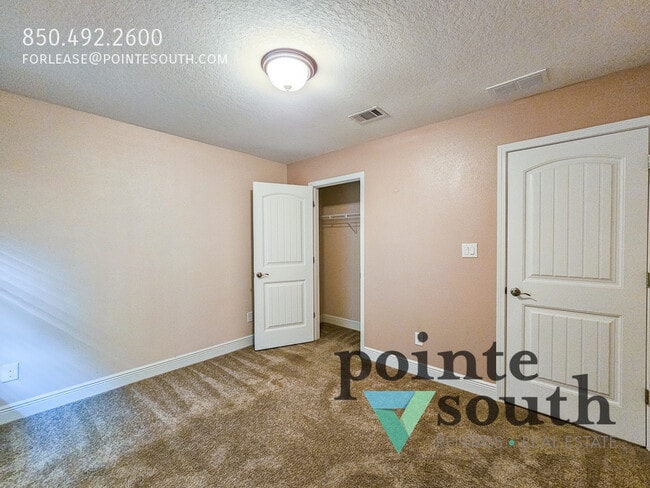 Building Photo - 6305 Parakeet Trail