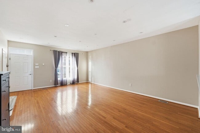 Building Photo - 554 Ellison Ct