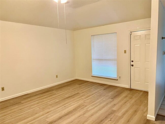 Building Photo - 17310 Pastoria Dr