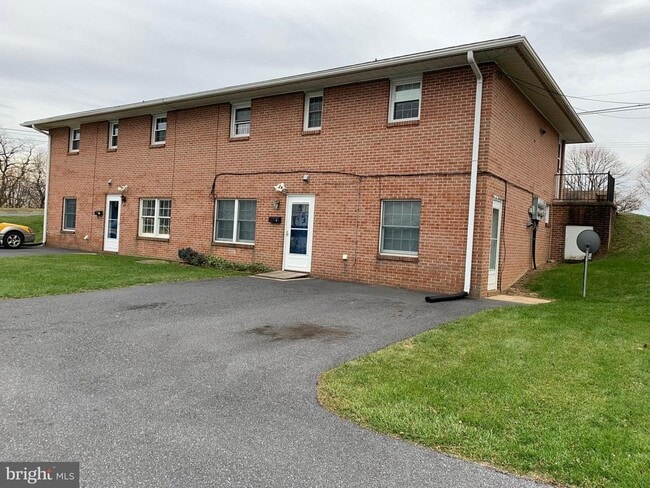 Building Photo - 11 Edward Dr