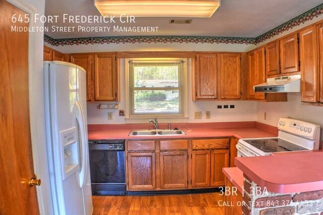 Building Photo - 645 Fort Frederick Cir