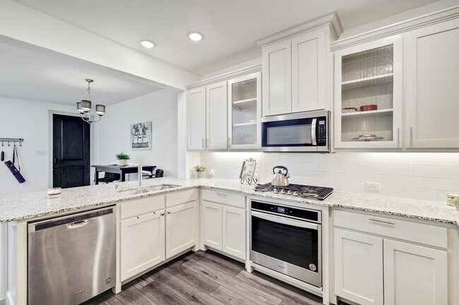 Building Photo - 1213 Casselberry Dr