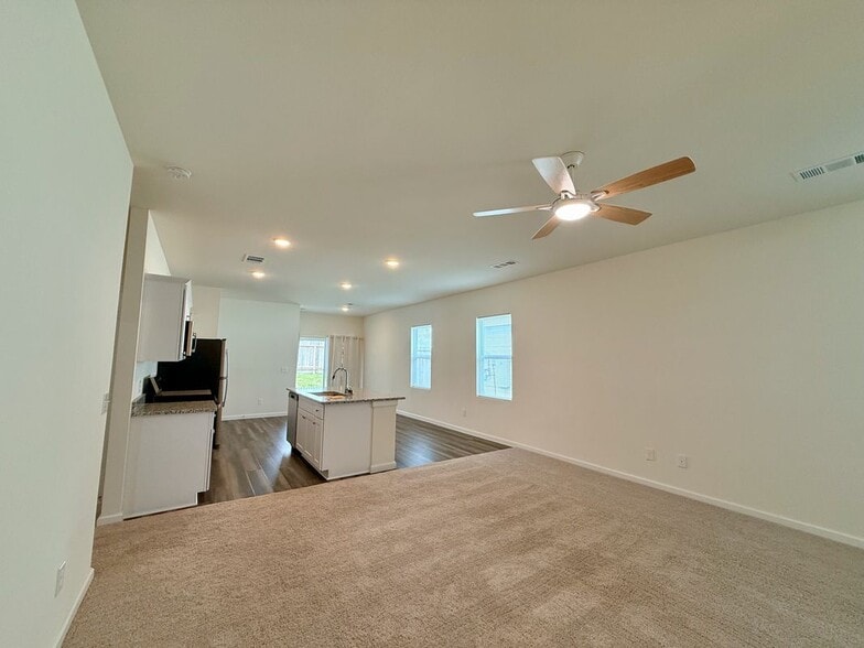 Building Photo - 31238 Williams Lndg St