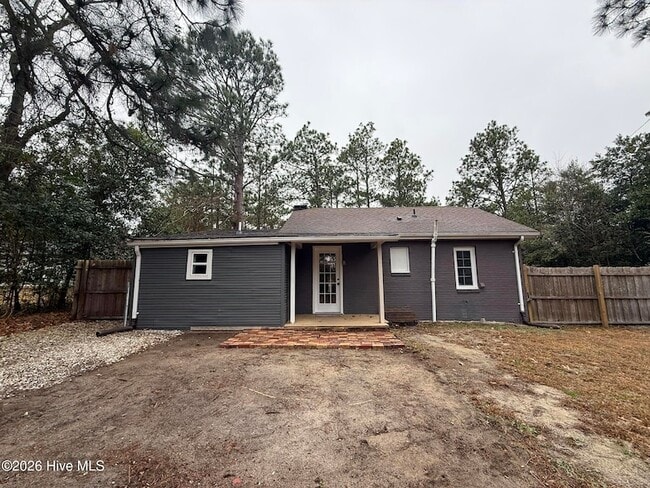 Building Photo - 235 N Pecan St