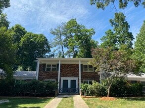 Building Photo - 6 Dogwood Ct