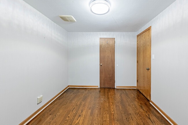 Building Photo - 8912 S Ryan Rd