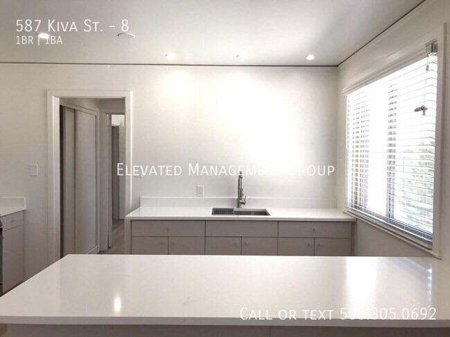 Building Photo - 587 Kiva St