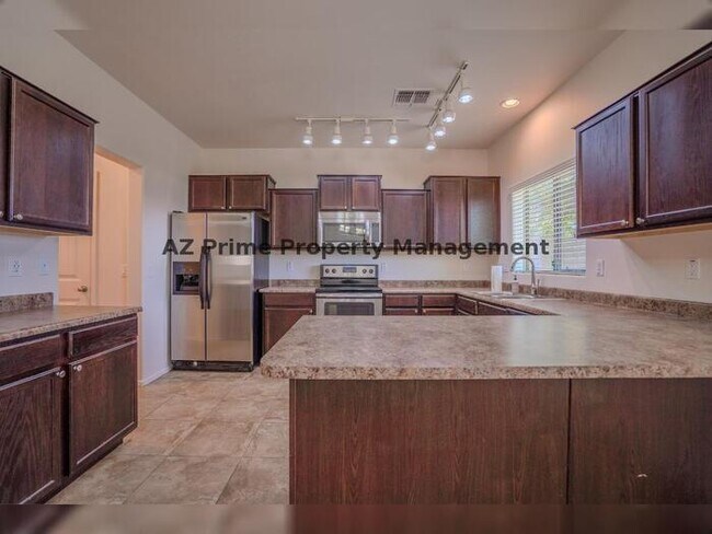 Building Photo - 10225 W Camelback Rd