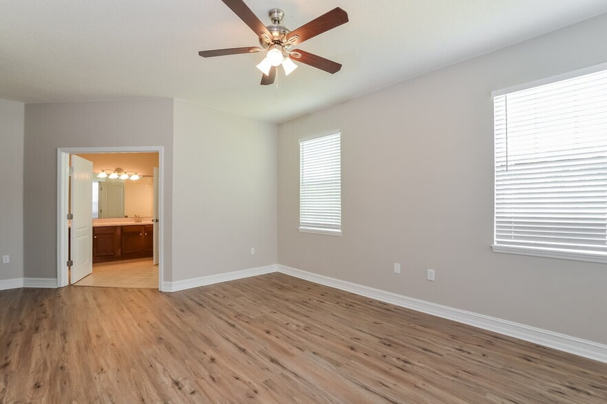 Building Photo - 3303 Primrose Willow Dr