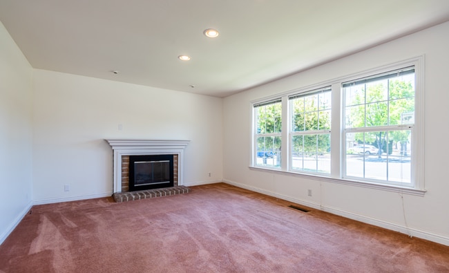 Building Photo - Lovely Home | Central A/C | Swimming Pool