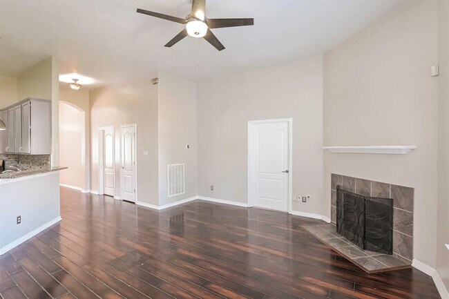 Building Photo - 28702 Hidden Cove Dr