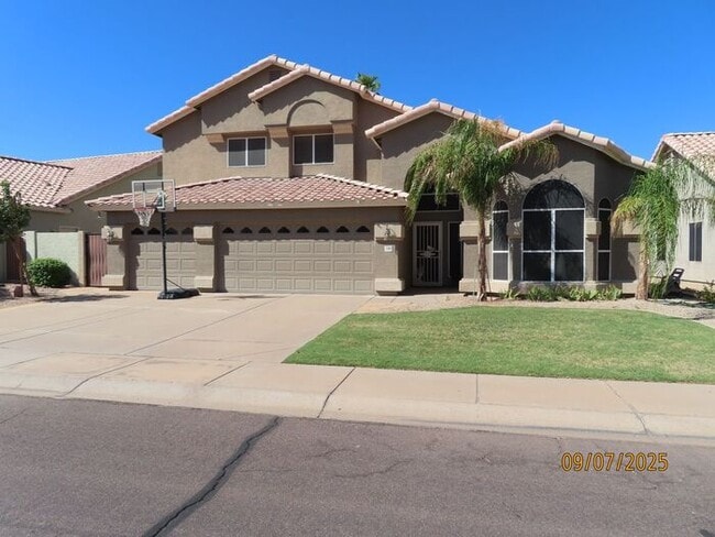 Primary Photo - 4 Bedroom 2.5 Bath w/3 Car Garage in Super...