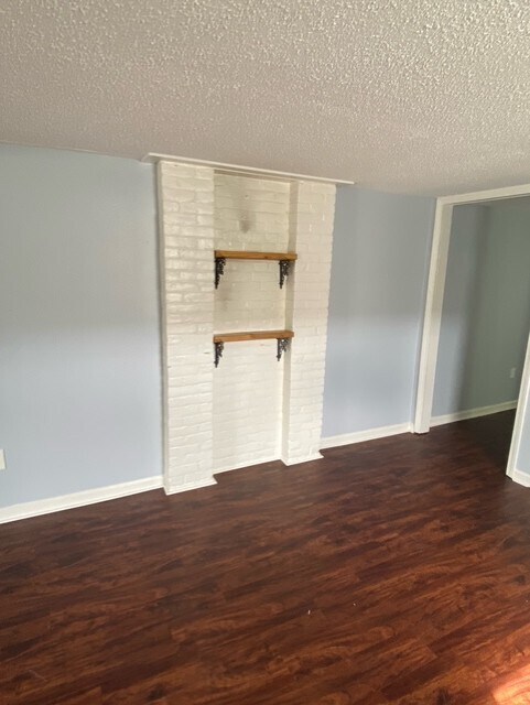 Kitchen / Dining Area - 6210 Roddie St