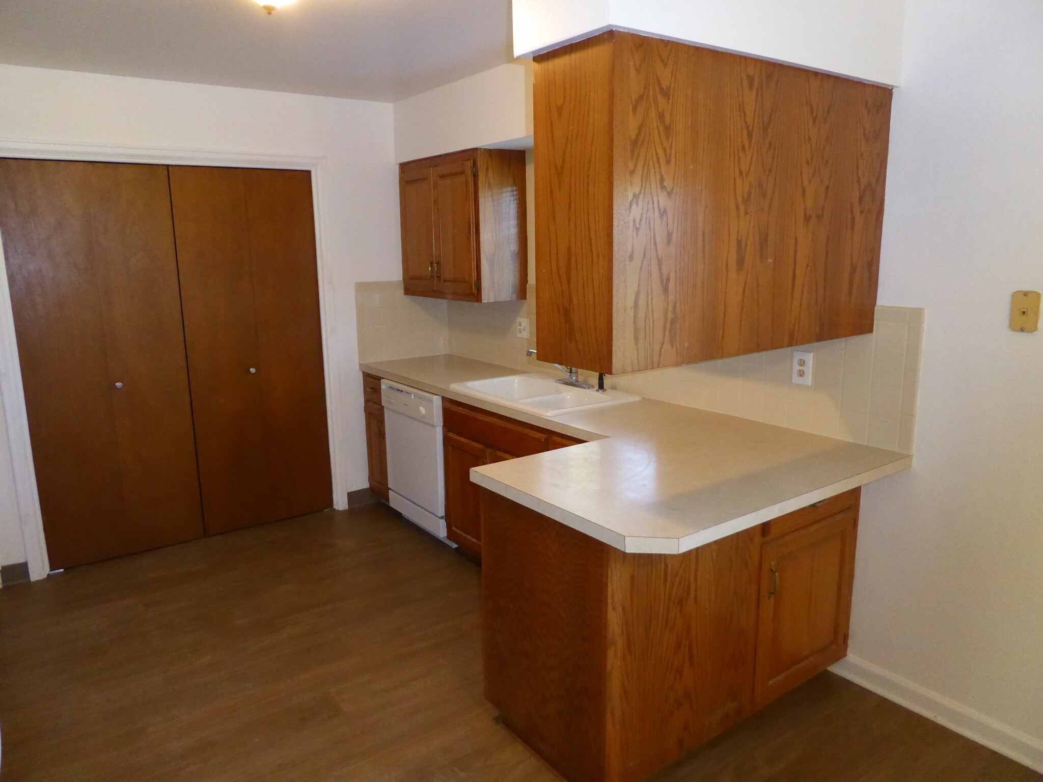 Building Photo - 808 Horizon Ave