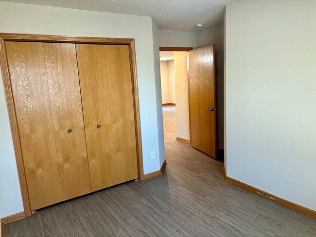 Building Photo - 323 Williamsburg Plz