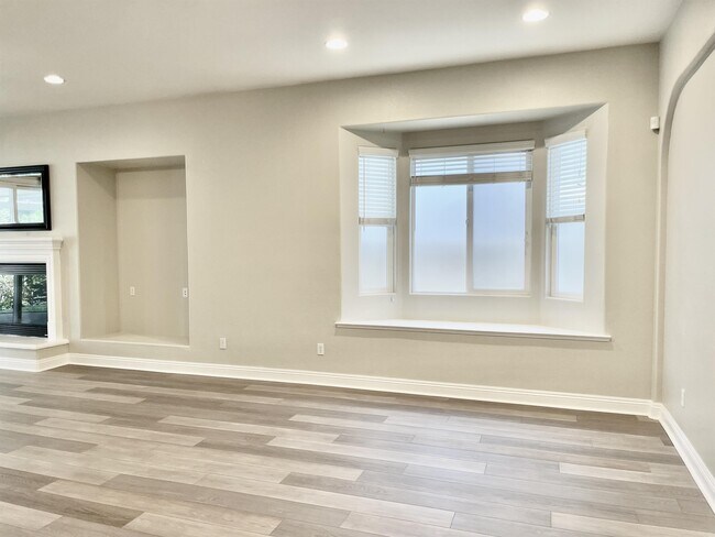 Building Photo - 6408 Vilamoura Way
