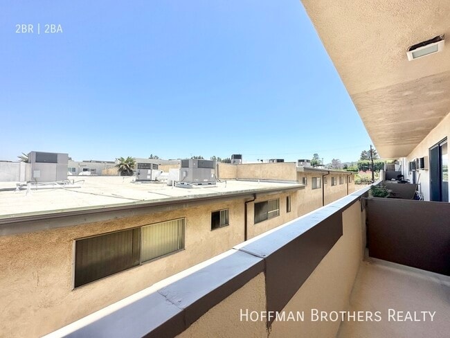 Building Photo - 17348 Burbank Blvd Encino, CA 91316