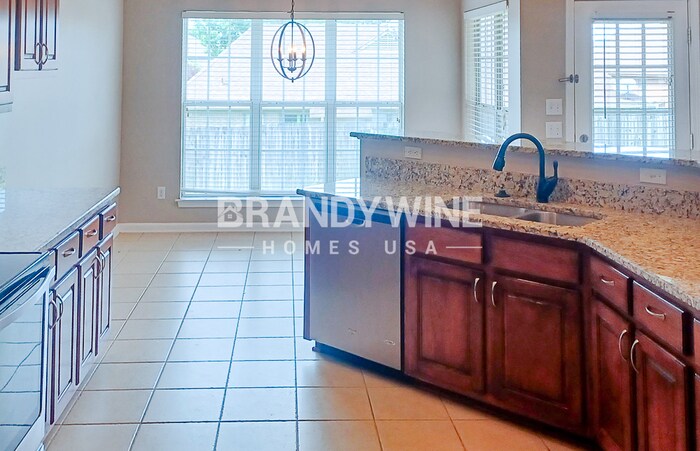 Building Photo - 9876 Brimfield Dr