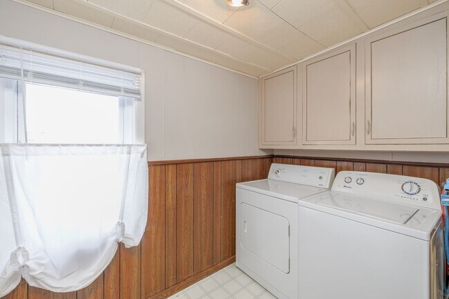 Building Photo - 138/140 Martin St