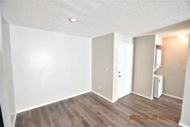 Building Photo - 228 Thorntree Pl