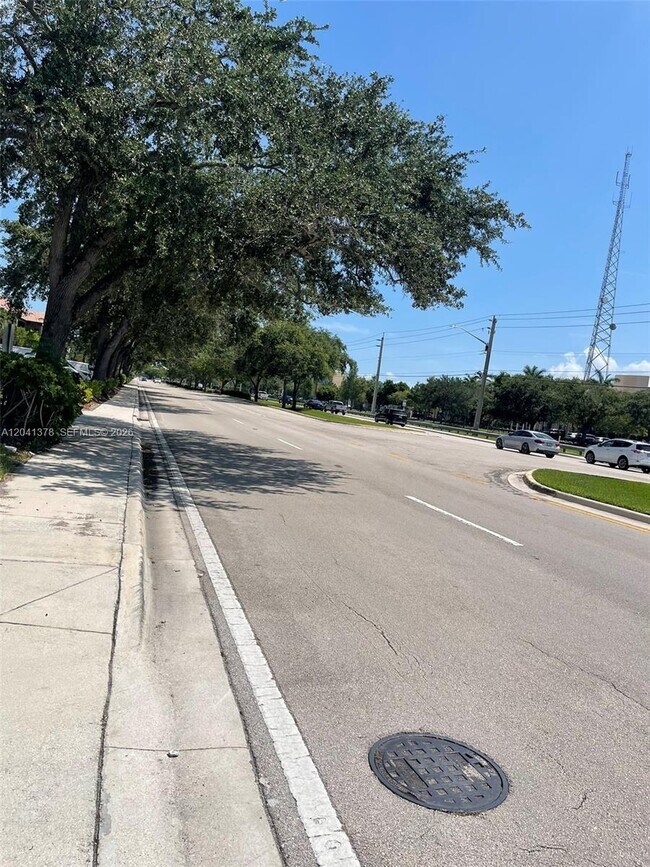 Building Photo - 2580 Coral Springs Dr