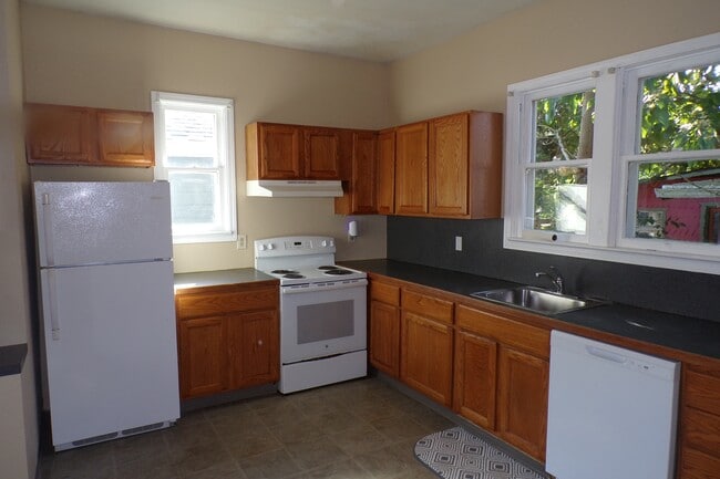 Building Photo - 4912 SE 99th Ave