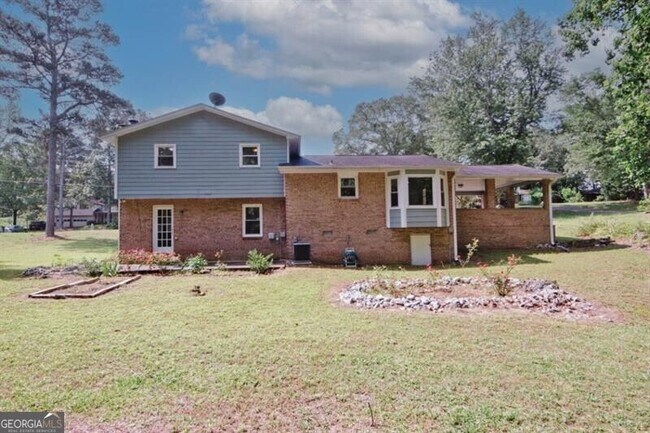 Building Photo - 4033 Scenic Mountain Dr SW