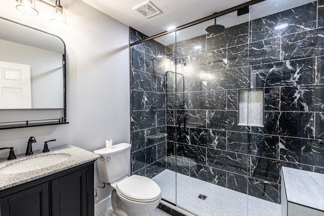 Building Photo - 120 College Street Rd